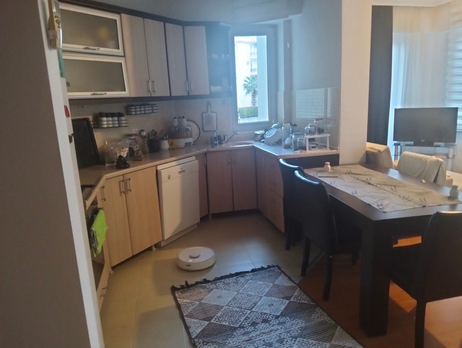 Havuzlu sitede paylasımlı ev