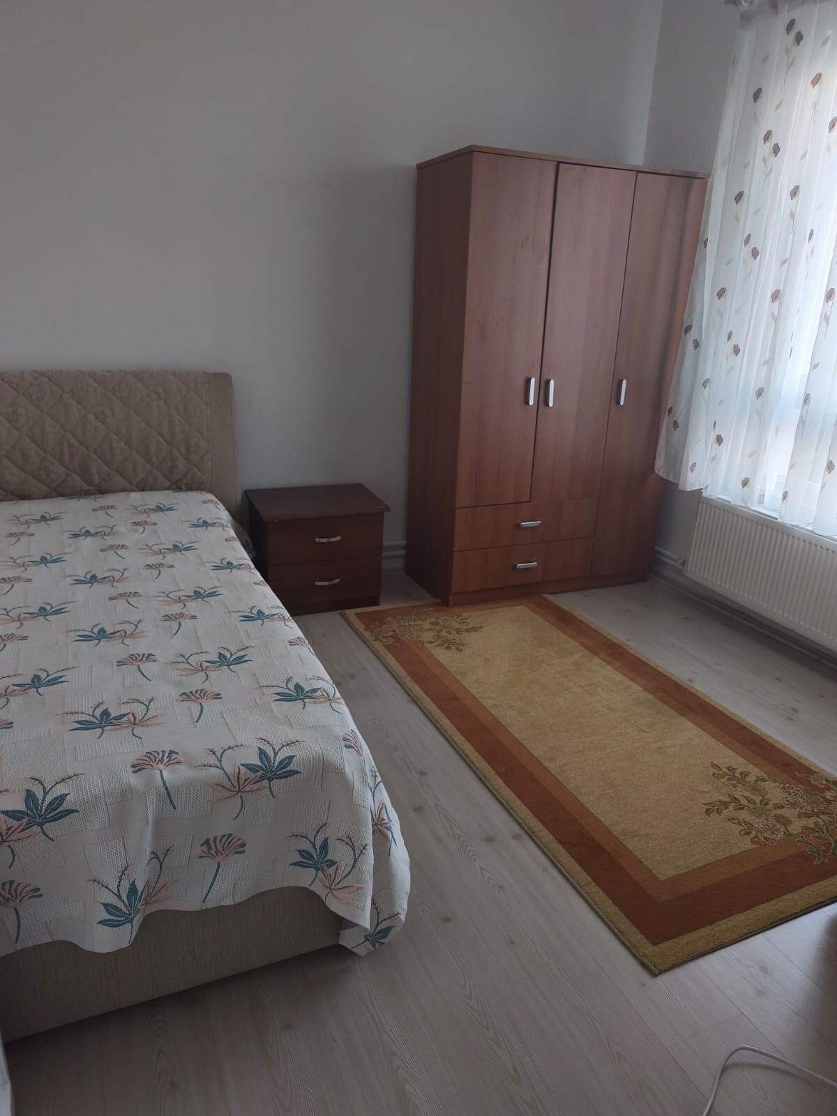 Ev Arkadaşı Arıyorum