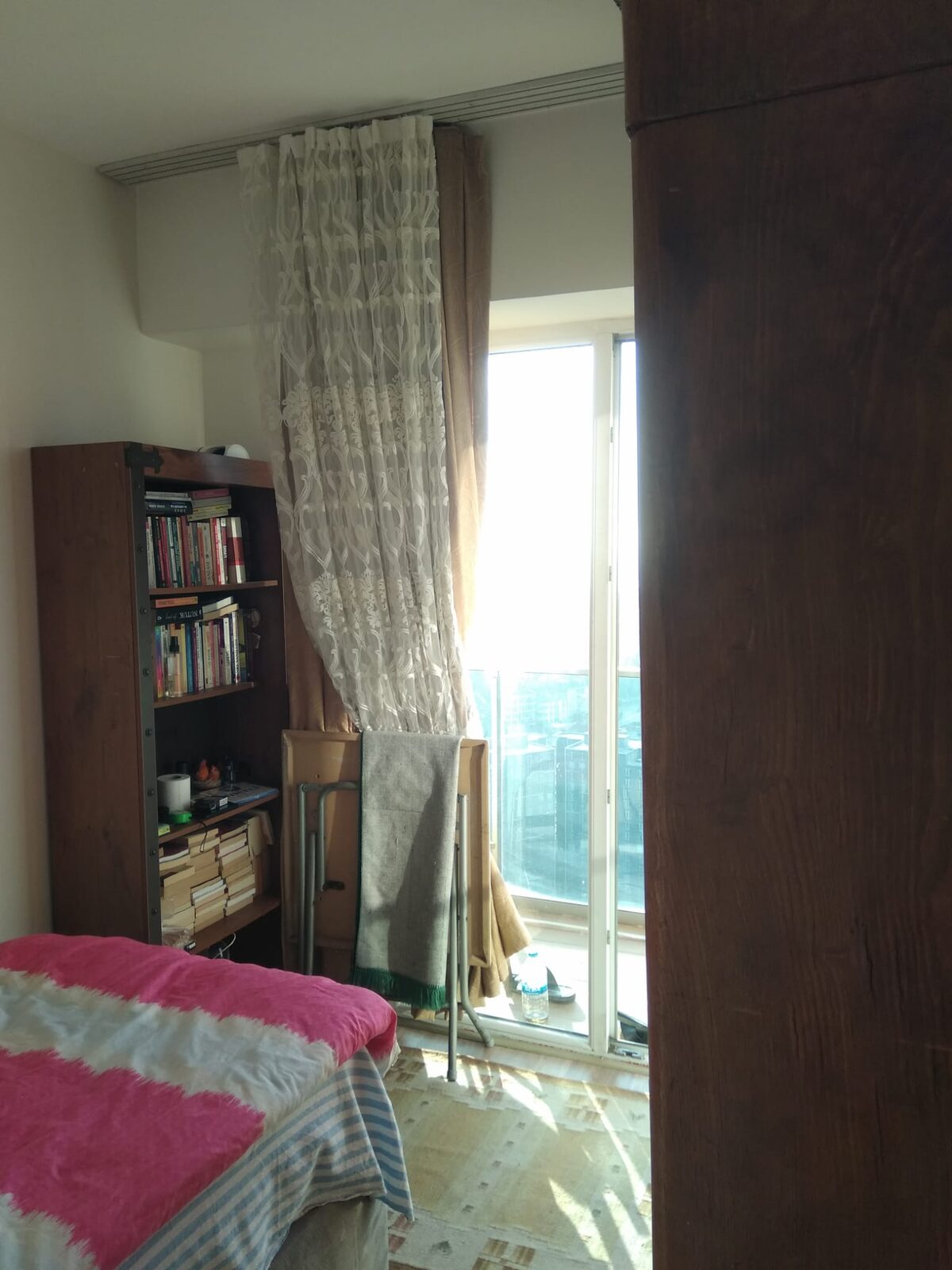 Esenyurt 2+1 Daireme ev arkadaşı arıyorum