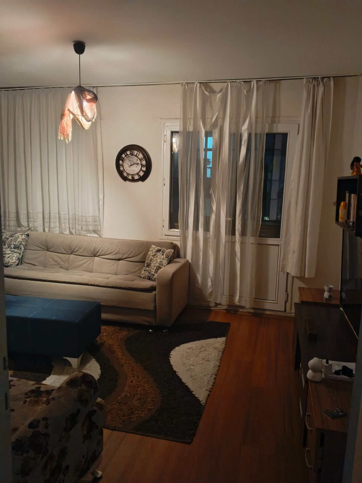 İzmir karşıyaka evime ev arkadaşı arıyorum