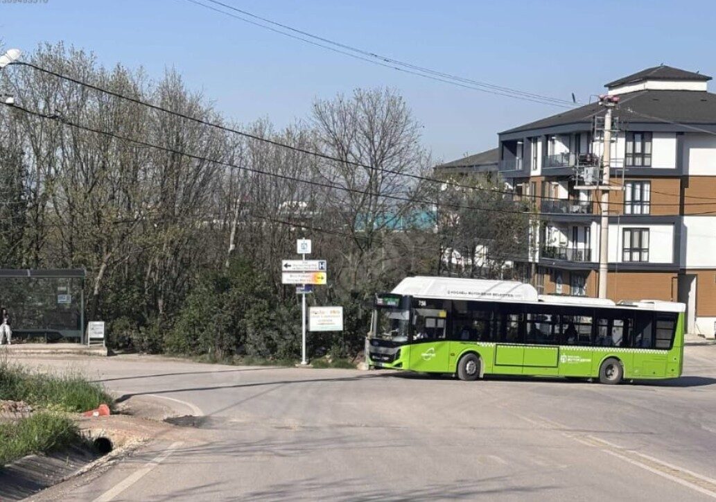Kocaeli Başiskele yuvacık diş Hastanesi'ne yakın oturduğum Evime Bayan Ev arkadaşı ariyorum