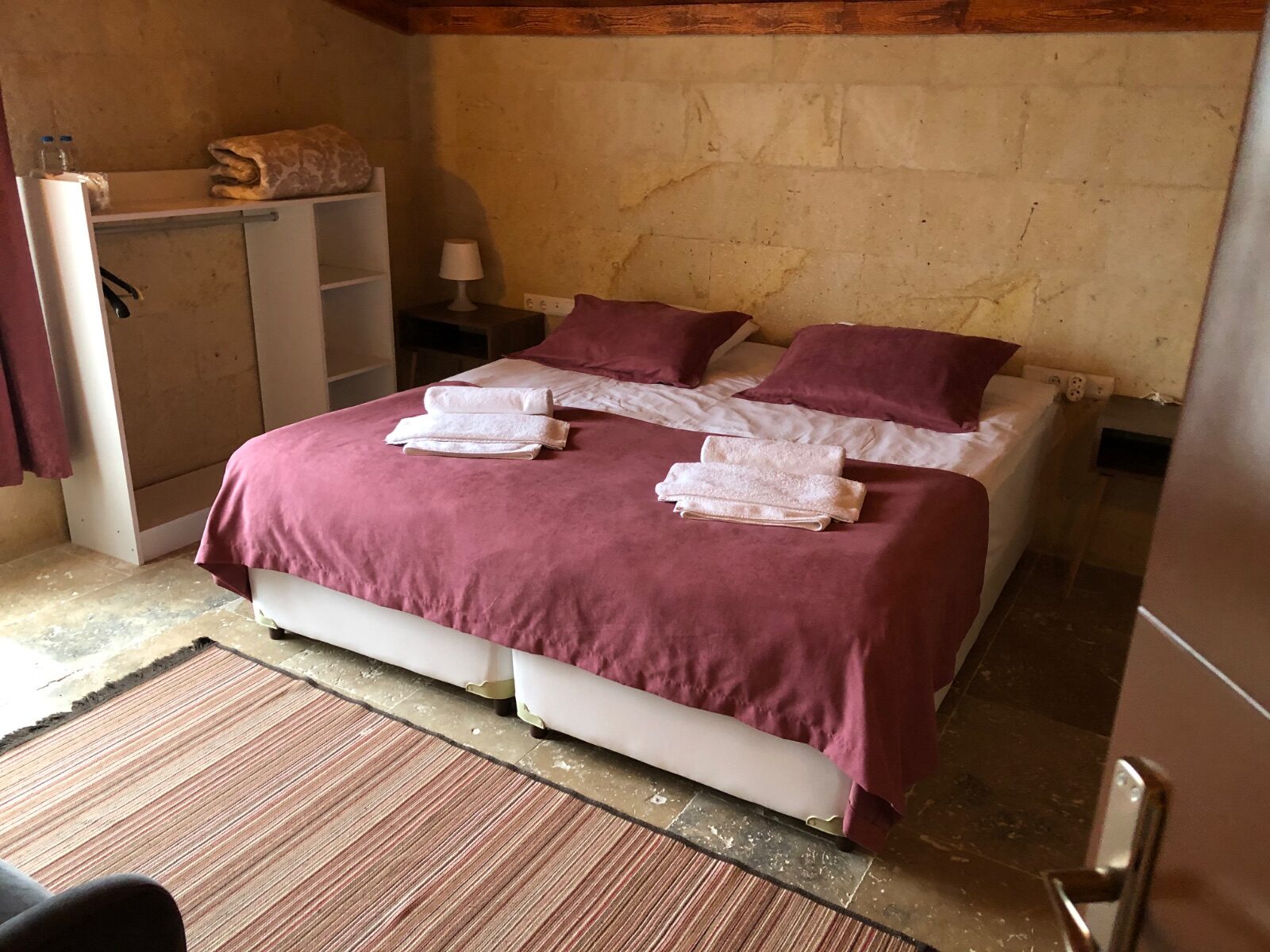 NEVŞEHİR ÜRGÜPTE BULUNAN EVİME EV ARKADAŞI ARIYORUM