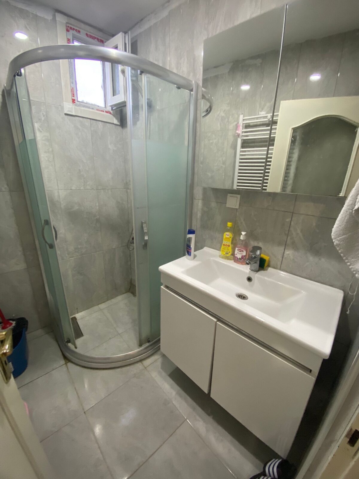 2+1 daire bir odası boş eşyalı daire | Ev Arkadaşı